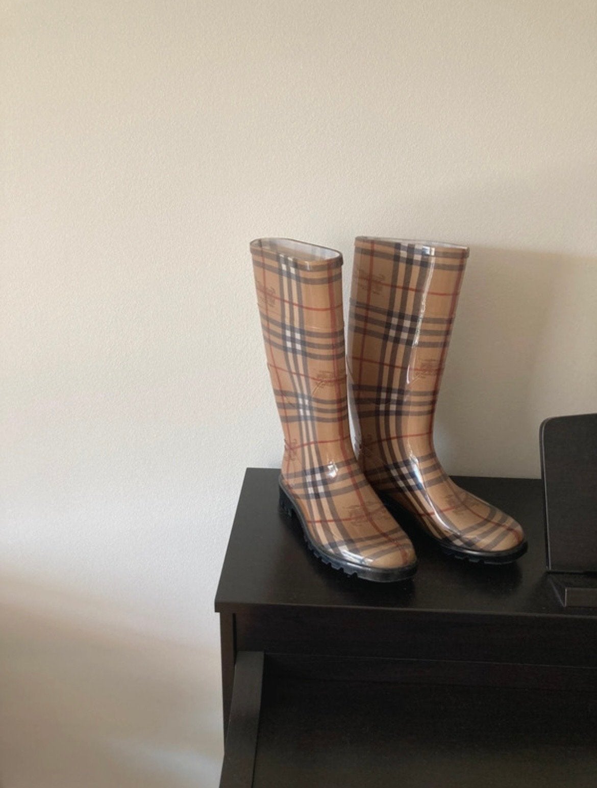 Nieuwe Burberry regenlaarzen - Maat 36, Ophalen of Verzenden, Nieuw, Bruin, Regenlaarzen