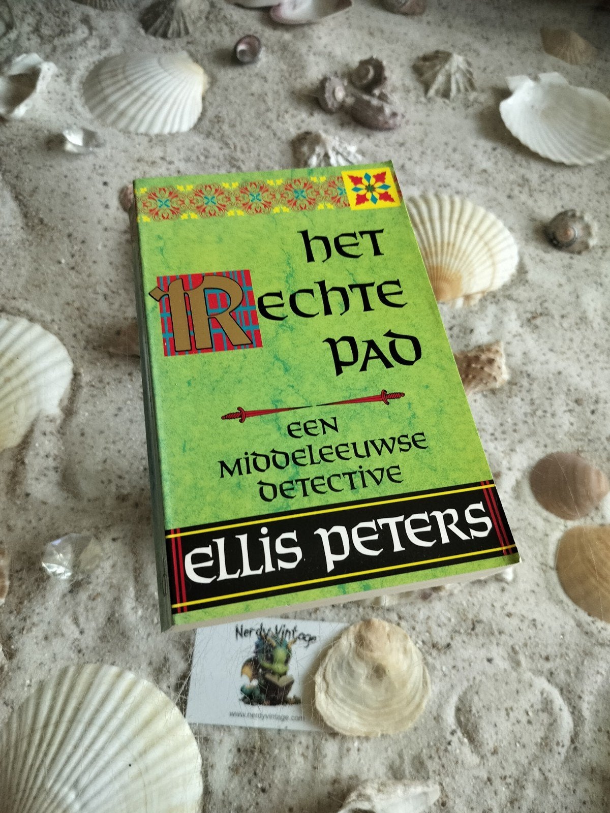 Ellis Peters - Het rechte pad - Cadfael mysterie, Ophalen of Verzenden, Gelezen, Emily Peters