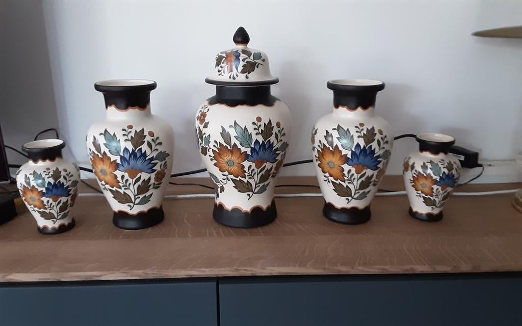 Kaststel 5 delig  Gouda Plateel, in perfecte staat., Antiek en Kunst, Curiosa en Brocante, Ophalen