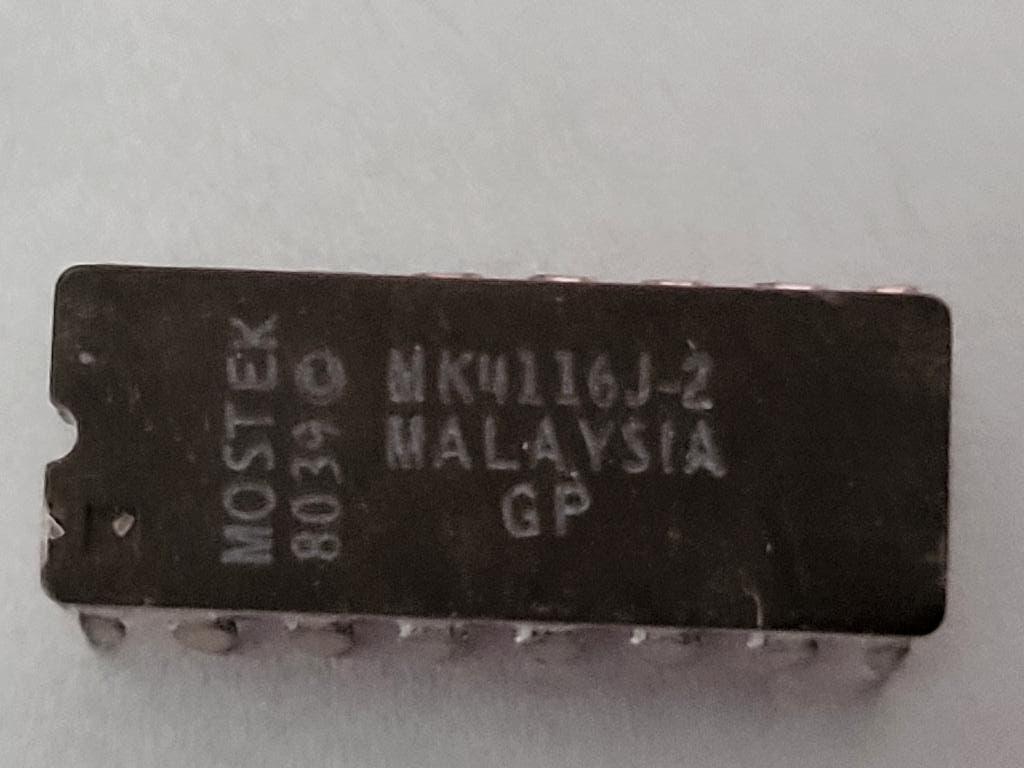 8x MK4116J-2 -16 Mbit DRAM (NOS), Computers en Software, Vintage Computers, Verzenden, MOSTEK