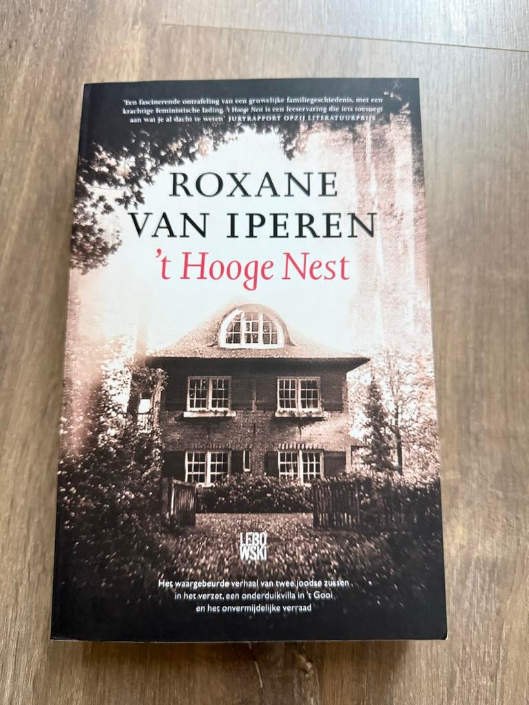 Roxane van Iperen - 't Hooge Nest (Paperback), Ophalen of Verzenden, Zo goed als nieuw