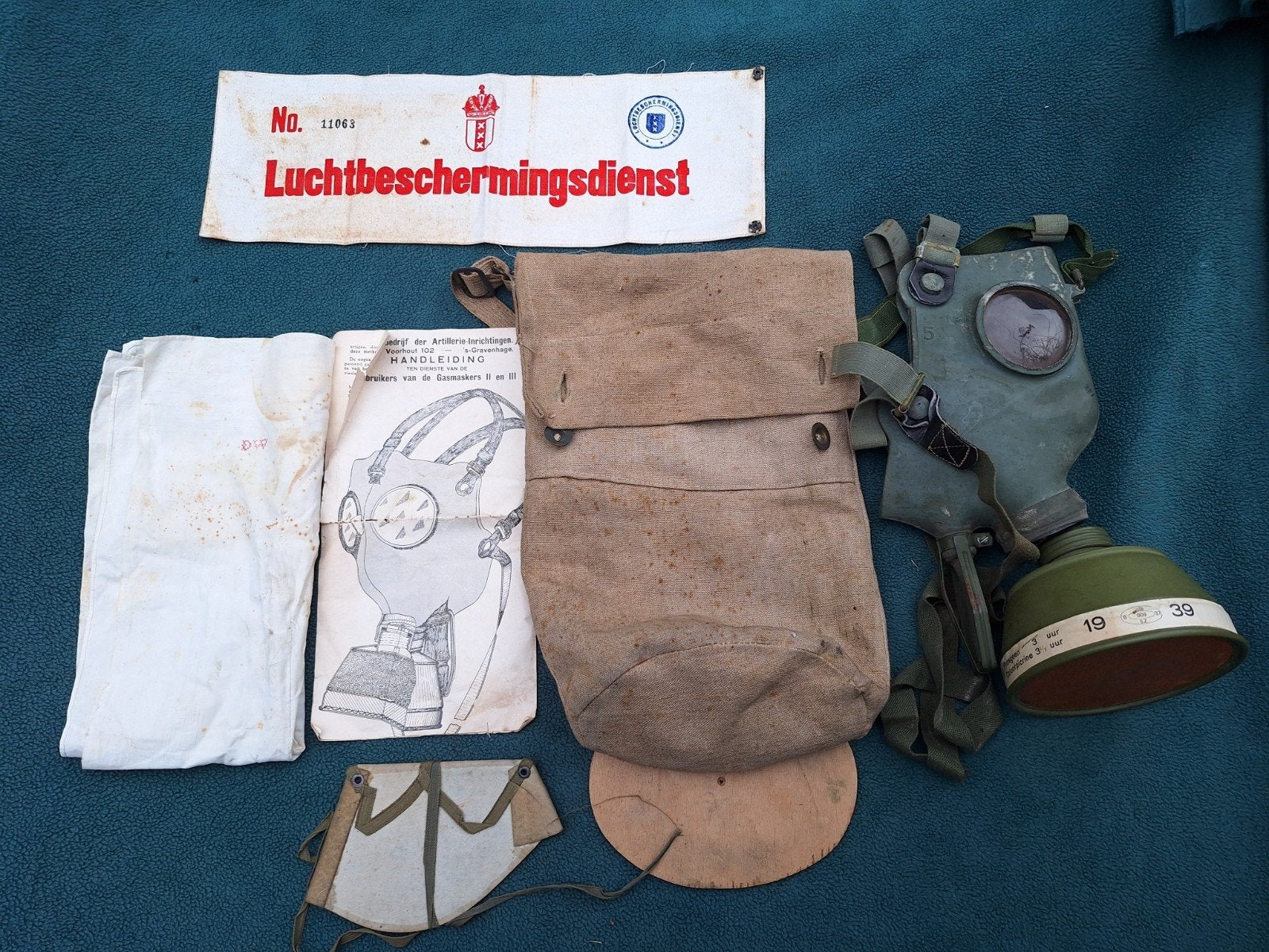 Ned wo2 LBD Luchtbeschermingsdienst Amsterdam, Verzamelen, Militaria | Tweede Wereldoorlog, Verzenden, Landmacht, Nederland, Kleding of Schoenen