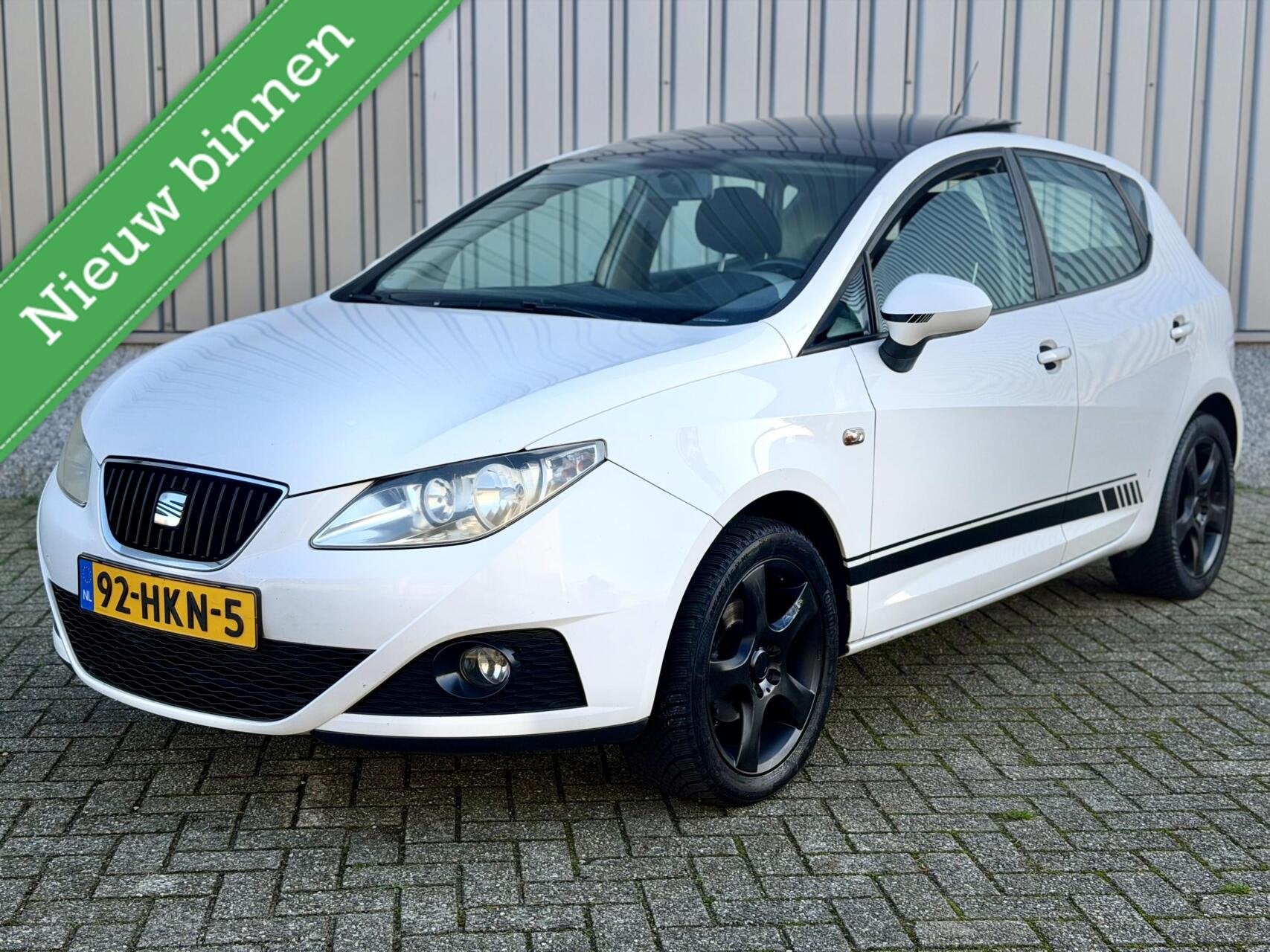 Seat Ibiza 1.6 Sport-up Pano, Voorwielaandrijving, Verwarmde buitenspiegels, 15 km/l, 4 cilinders