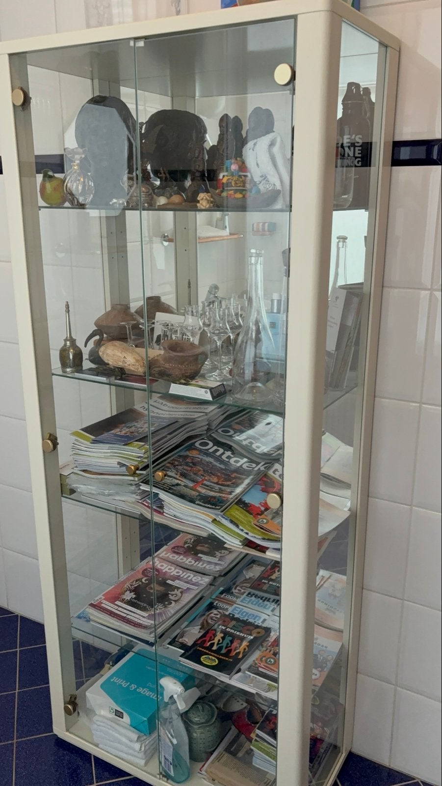 Mooie vintage vitrinekast met glazen planken, Ophalen, Gebruikt, 50 tot 100 cm, Glas