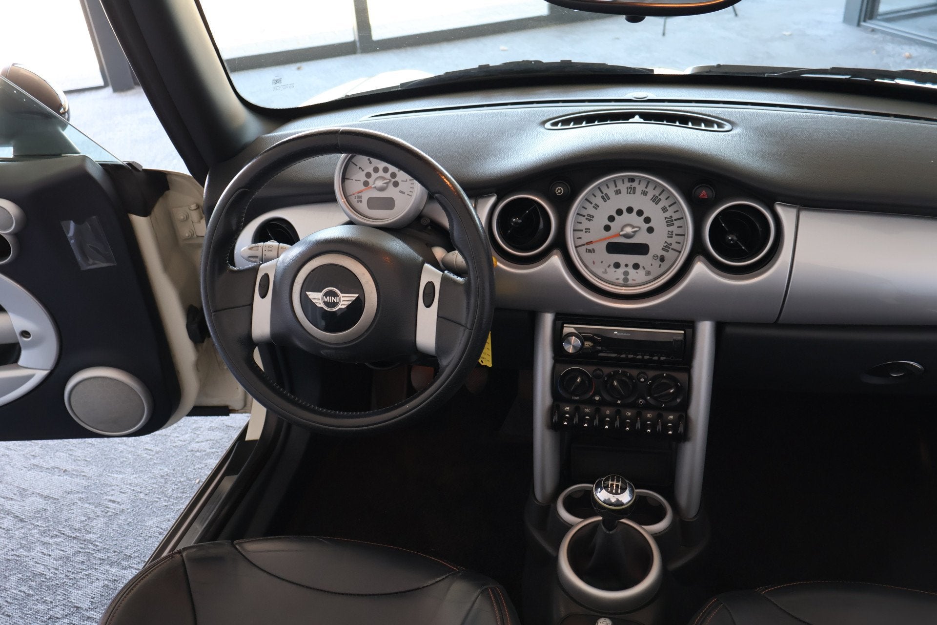 MINI Mini 1.6 Cooper Park Lane (bj 2006), Voorwielaandrijving, Gebruikt, Huisgarantie, 4 cilinders