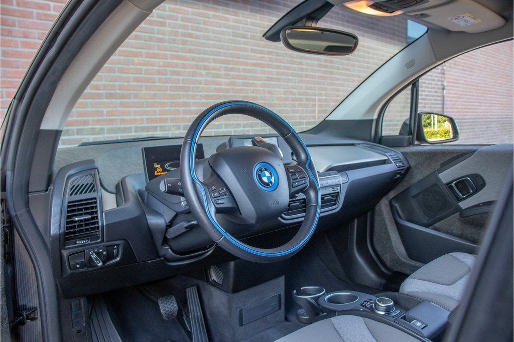 BMW i3 94Ah iPerformance, 52.000km NAP, Stoelverwarming, War, Automaat, Gebruikt, 300 km, 43 €/maand
