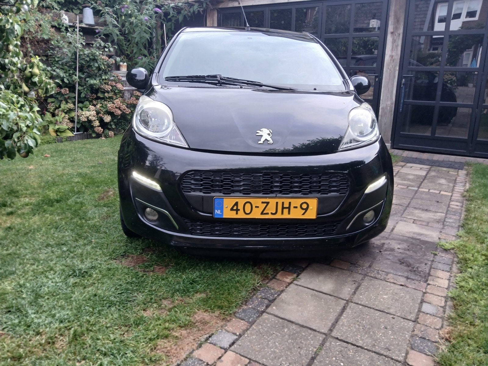 Peugeot 107 1.0 12V 5DR 2013 Zwart, Voorwielaandrijving, 4 stoelen, Origineel Nederlands, Handgeschakeld