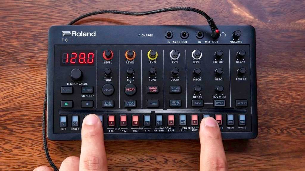 Ruil: Roland Aira J6 en T8 (Ruil Korg Electribe S), Ophalen, Zo goed als nieuw, Overige aantallen, Korg