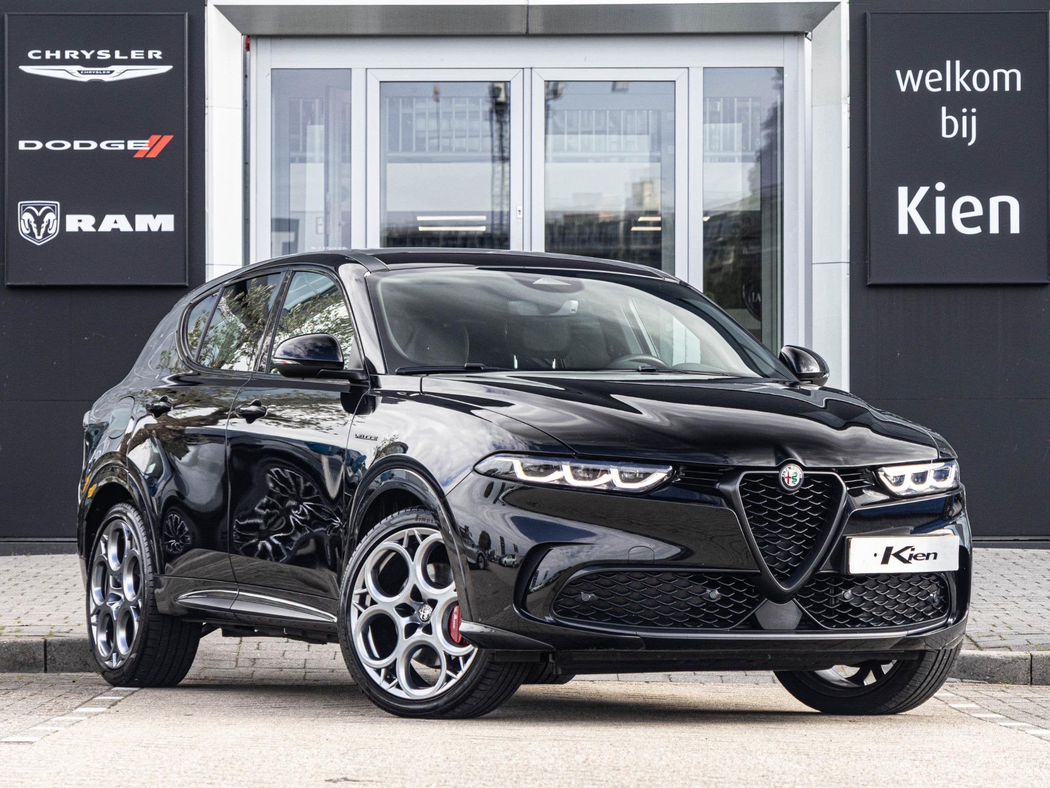 Alfa Romeo Tonale 1.5T Hybrid Veloce | Elektrisch glazen pan, Auto's, Dealer onderhouden, Gebruikt, 4 cilinders, 700 kg