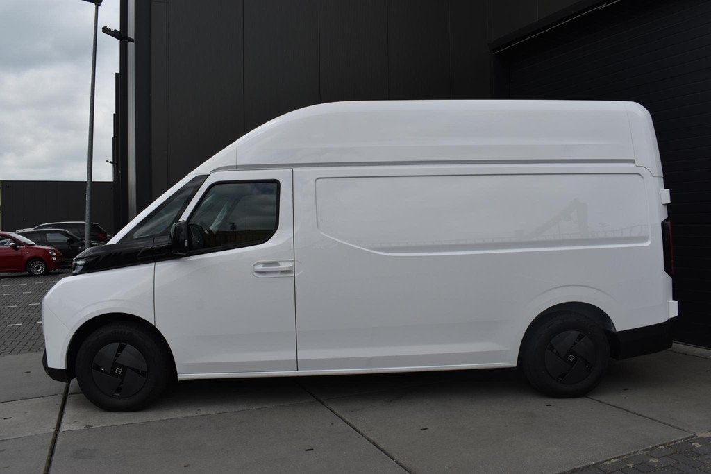 Farizon SV L2H3 83 kWh RIJKLAAR | 360 CAMERA | TREKHAAK | ST, Wit, 2330 kg, 319 km, Te koop