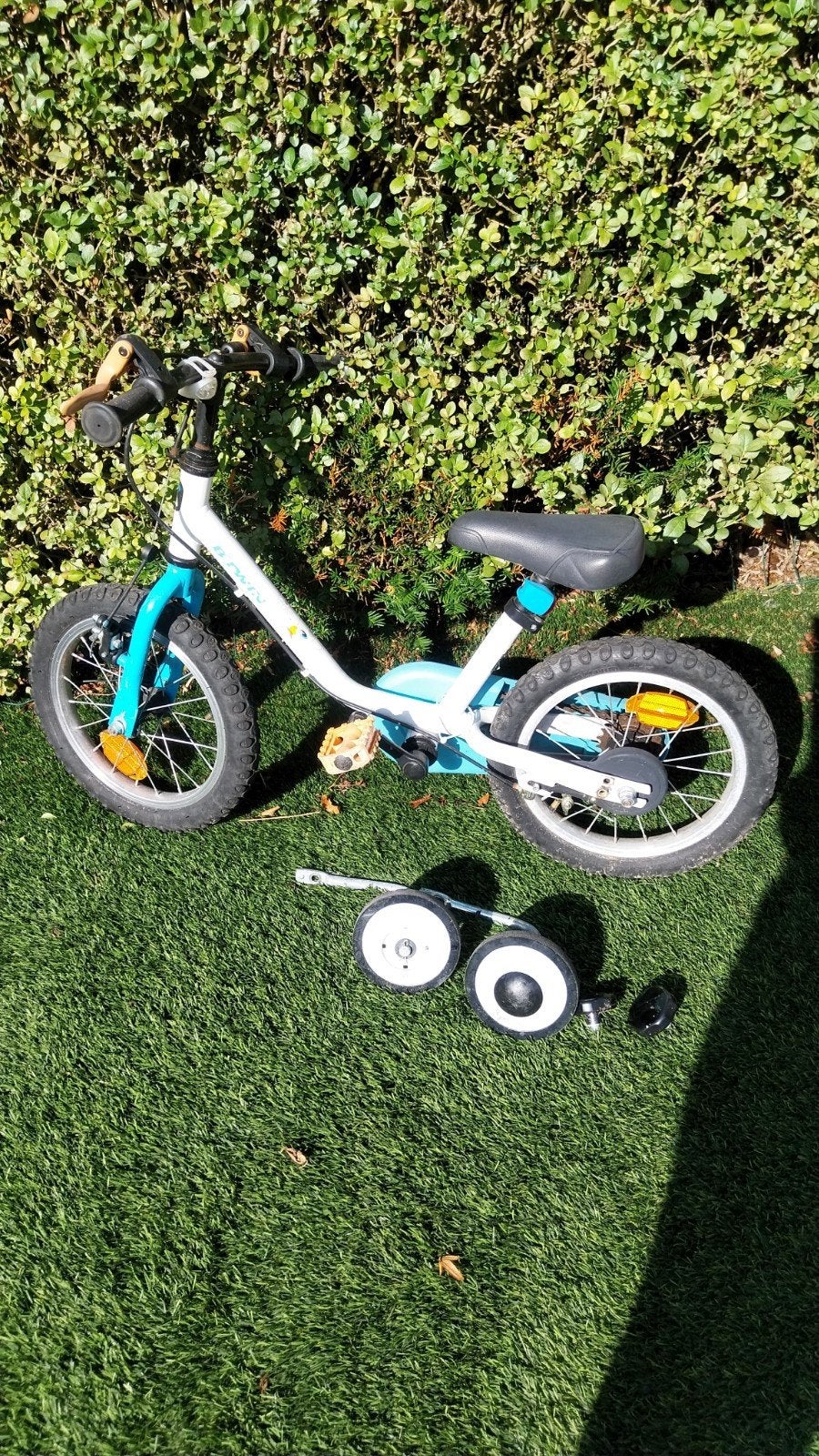 kinderfiets van B twine 14 inc, Ophalen of Verzenden, Zo goed als nieuw, Minder dan 16 inch, Zijwieltjes