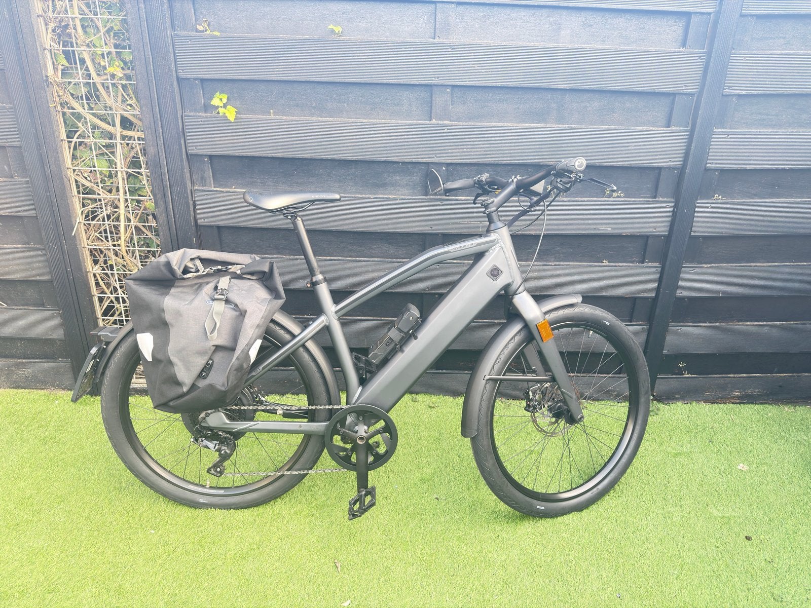 Foto 2 van Stromer ST1 Sport Dark Grey - 983 Wh accu, incl. accessoires