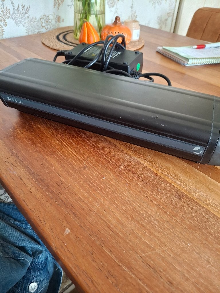 Stella E-bike Accu 36V, 14.5Ah en 522Wh met Oplader, Fietsen en Brommers, Fietsaccessoires | Fietsaccu's, Ophalen, Gebruikt