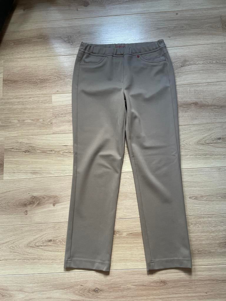 Relaxed broek Toni Fashion taupe kleur, Maat 38/40 (M), Overige kleuren, Ophalen of Verzenden, Lang