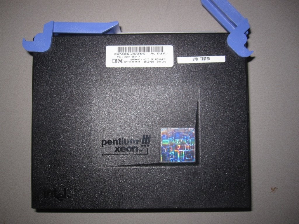 Foto 5 van IBM Server processor PIII XEON 550-1m + twee dummy's