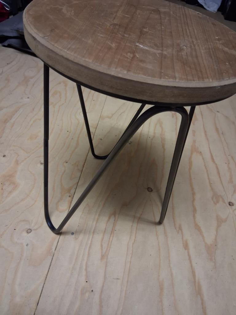 Planten tafeltje industrieel, Huis en Inrichting, Tafels | Bijzettafels, Ophalen of Verzenden, Rond, Minder dan 55 cm, Minder dan 45 cm