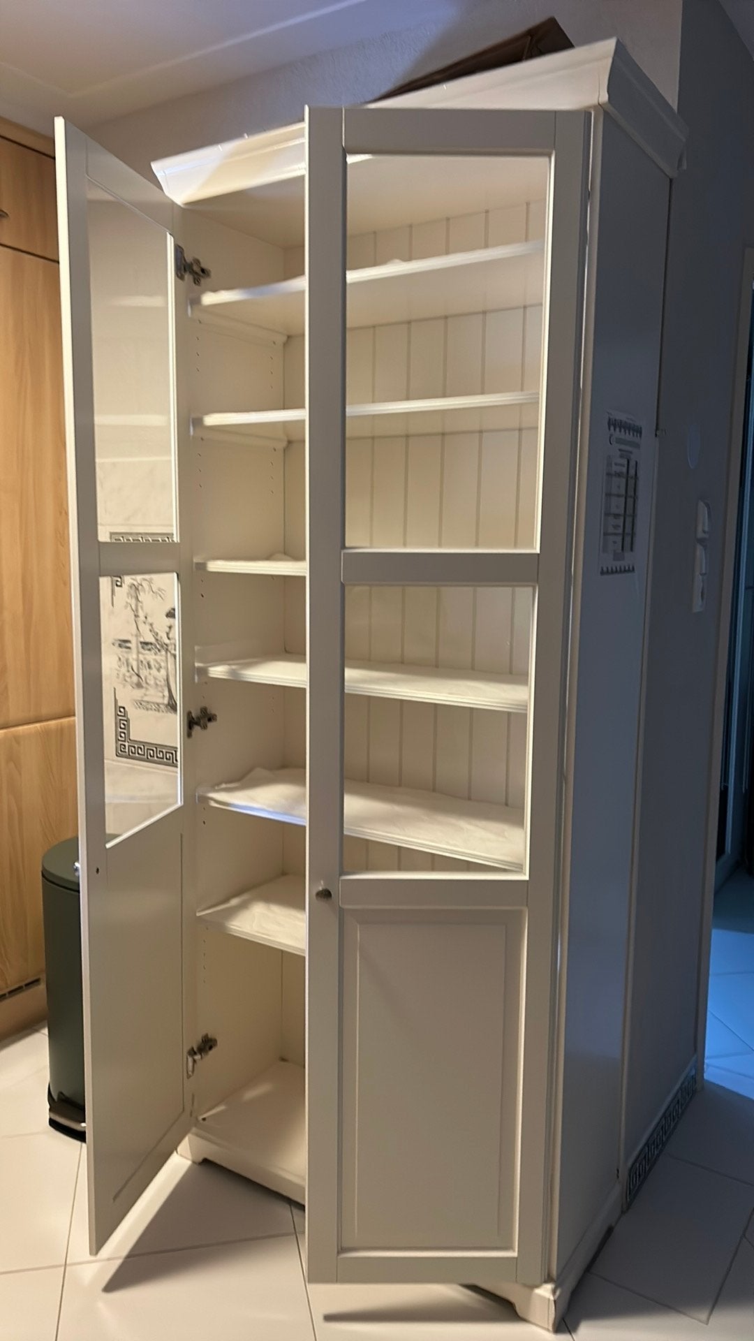 Vitrine kast Ikea Gratis!!, Ophalen, Zo goed als nieuw, 25 tot 50 cm, Minder dan 100 cm