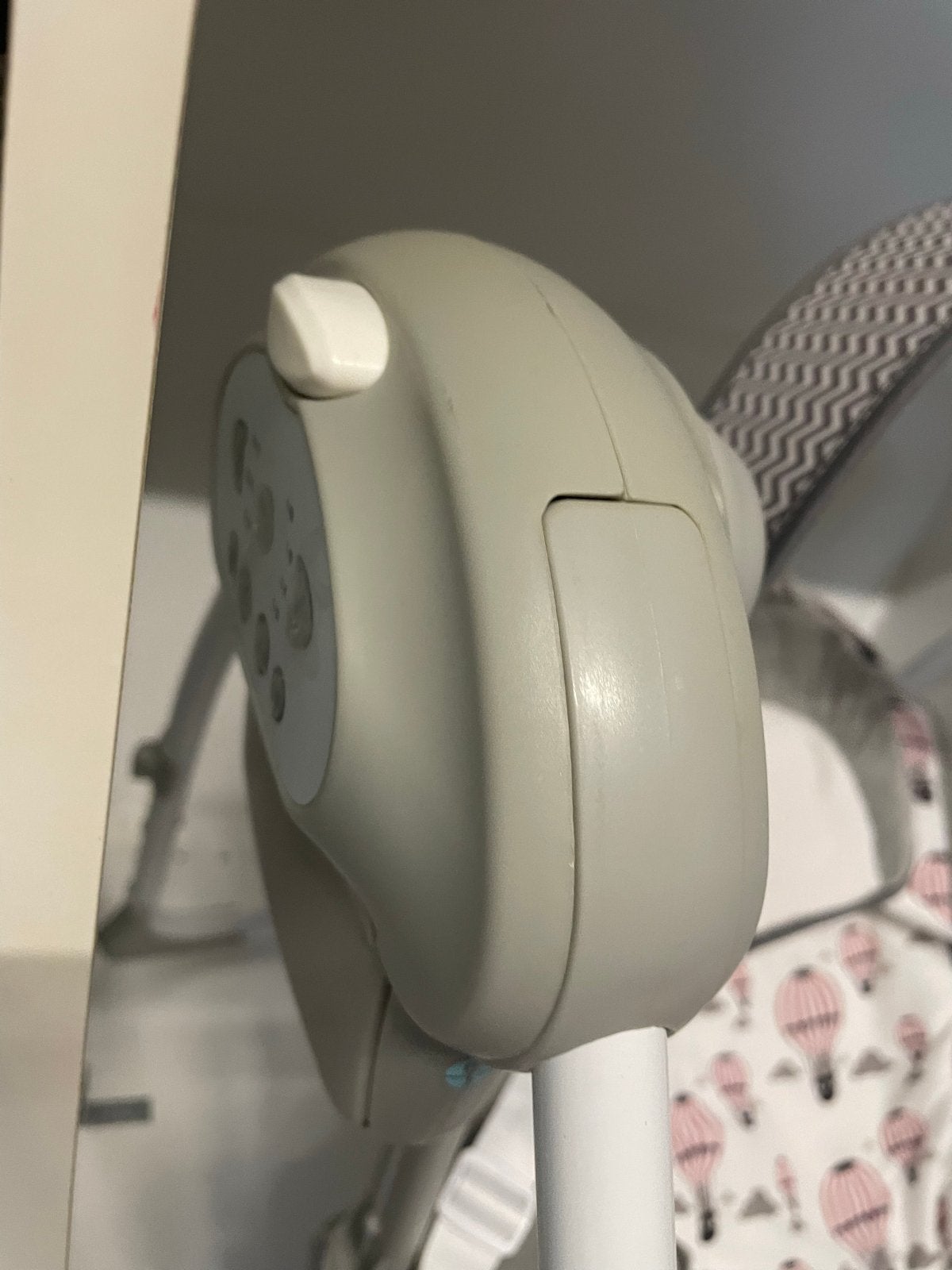 Baby schommelstoel met muziek en trilfunctie, Ophalen, Gebruikt