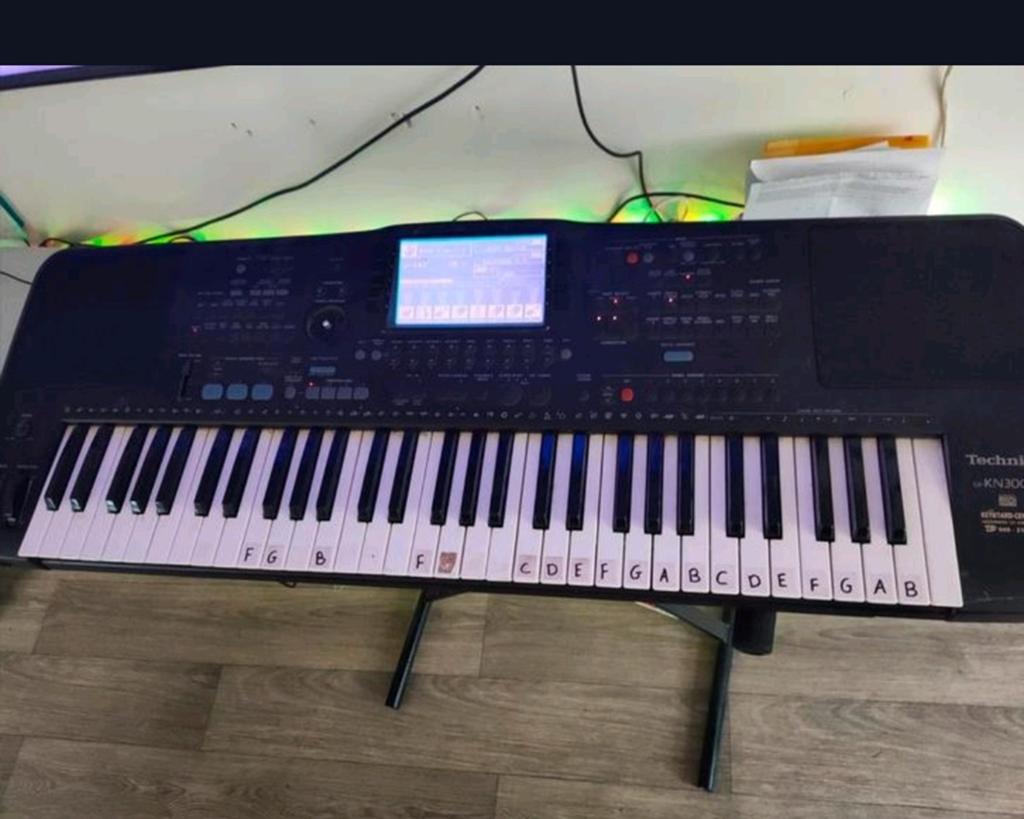 Technics KN3000 Keyboard met standaard, Ophalen of Verzenden, Technics, Midi-aansluiting, 61 toetsen