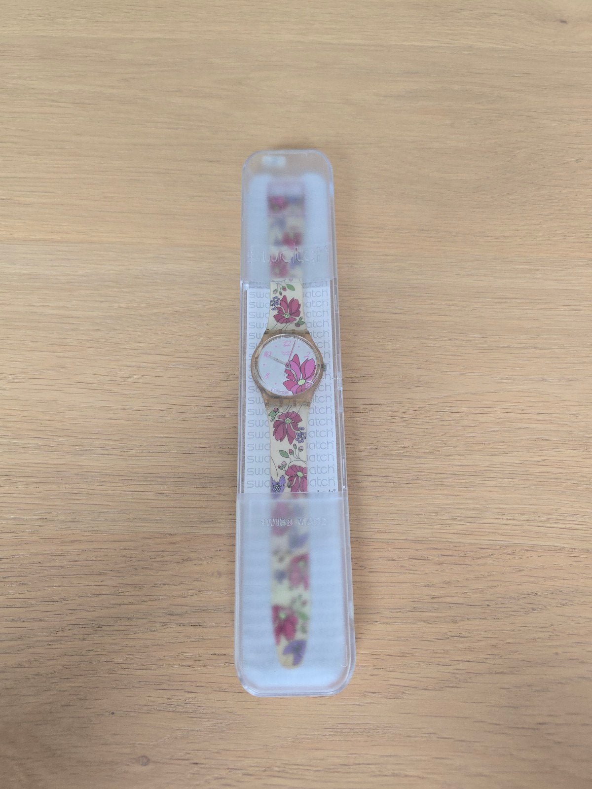 Een prachtig SWATCH GP129 BLOOMING BOUQUET horloge uit 2005, Sieraden, Tassen en Uiterlijk, Kunststof, Polshorloge, Swatch, Kunststof