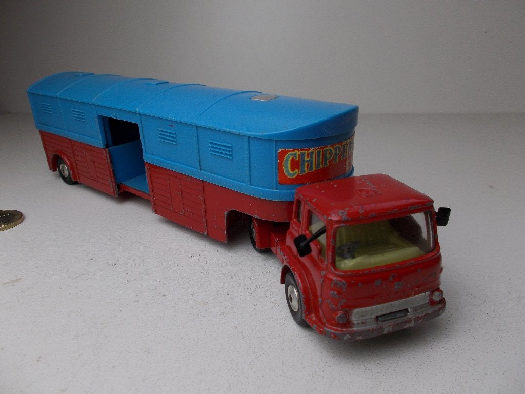1962 Corgi MajorToys 1130 CHIPPERFIELDS CIRCUS HORSEBOX.