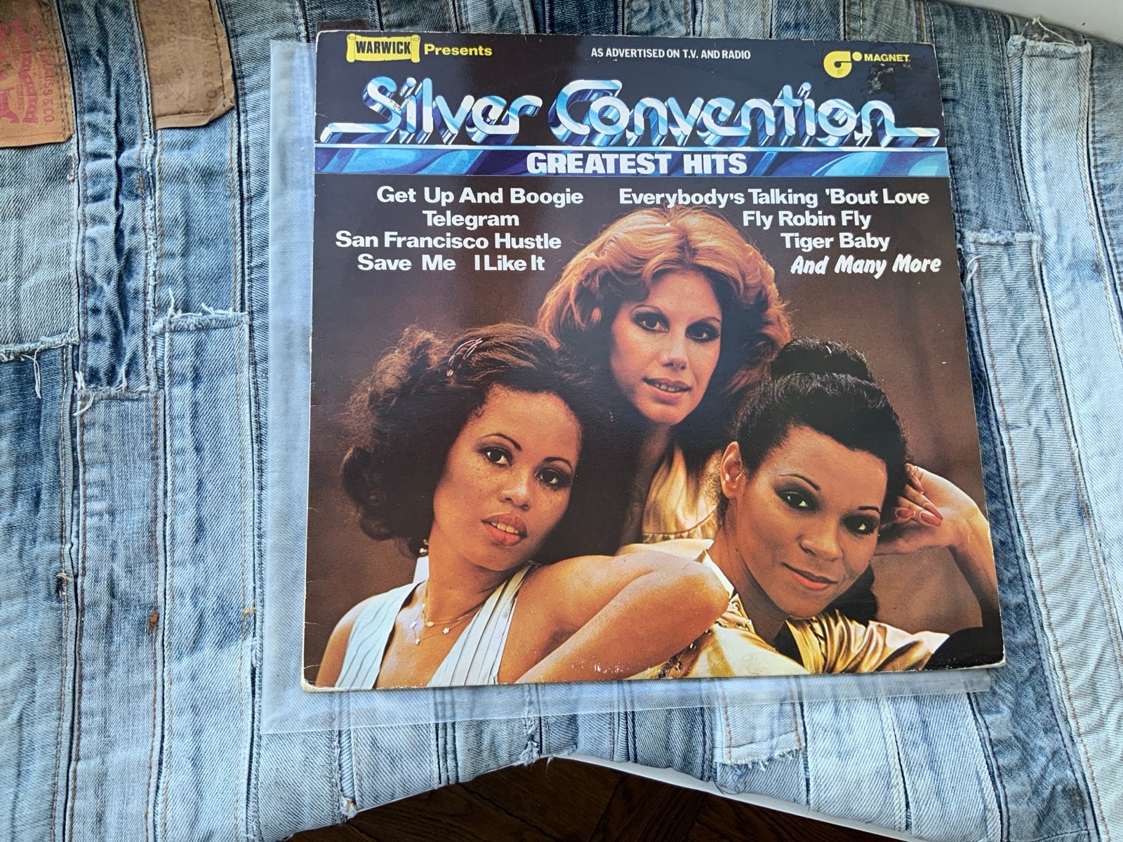Silver Convention - Greatest Hits LP (1977), Beschermende buitenhoes, Ophalen of Verzenden, Gebruikt, 12 inch