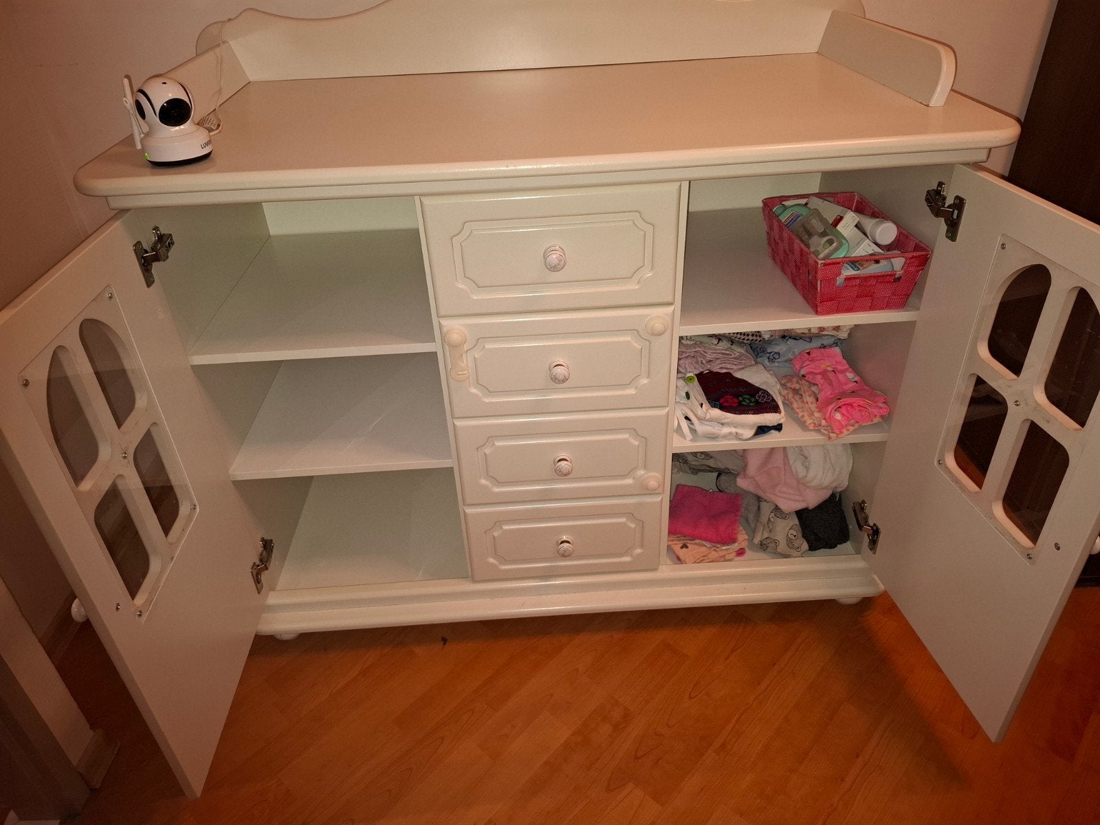 Hele mooie ruime commode.   Mag per direct worden opgehaald!, Ophalen, 50 tot 70 cm, Opstaande rand, 100 cm of meer
