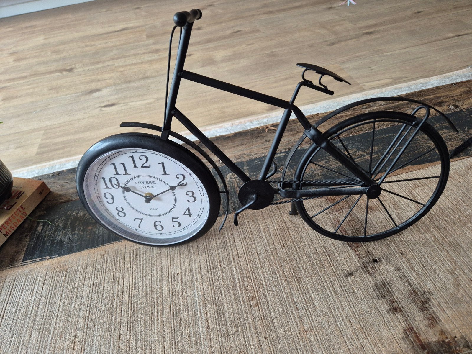 Unieke fietsklok - Tafelklok in de vorm van een fiets, Ophalen