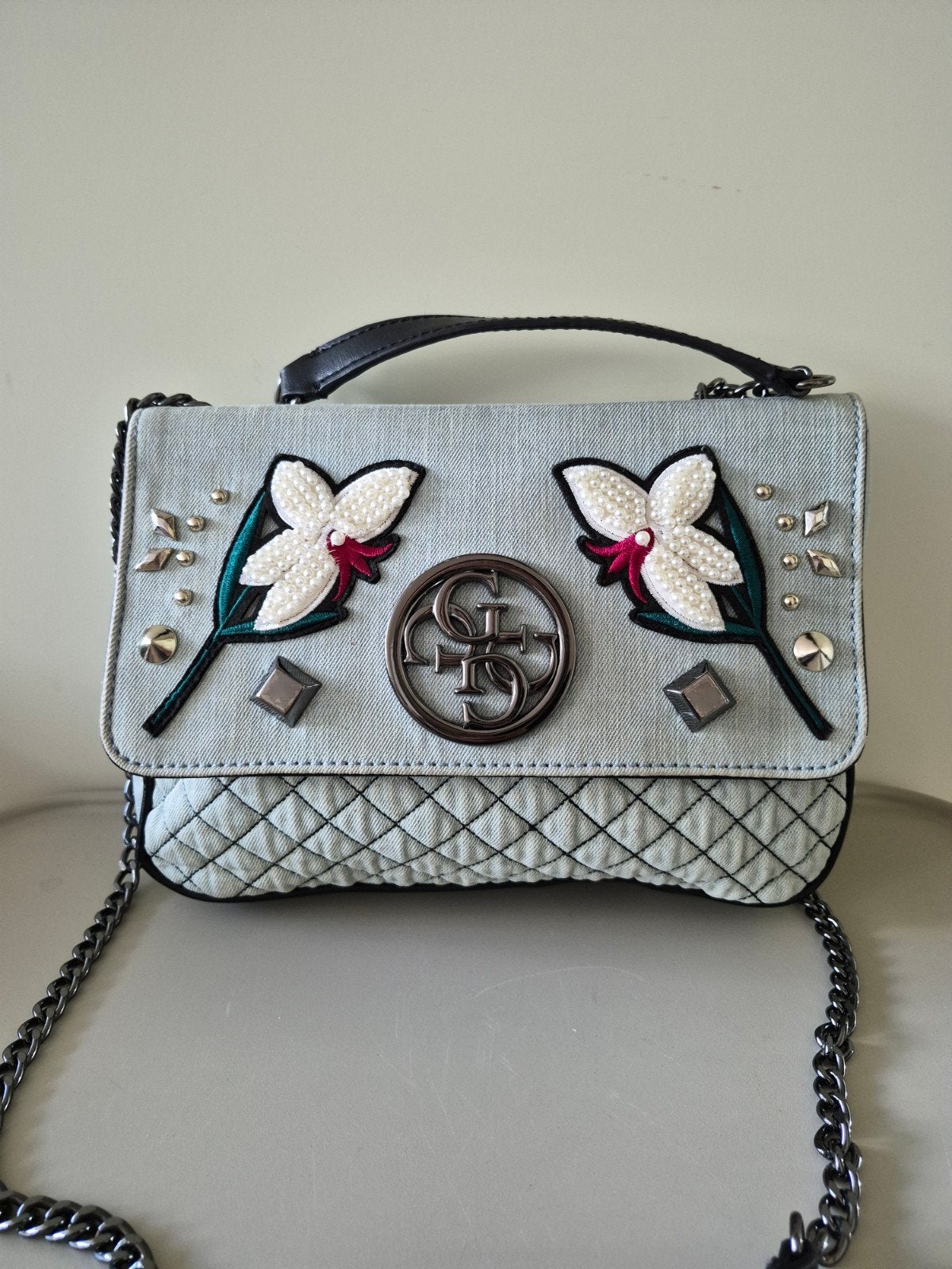 Guess schoudertas denim, Sieraden, Tassen en Uiterlijk, Tassen | Damestassen, Zo goed als nieuw, Schoudertasje, Blauw, Ophalen of Verzenden