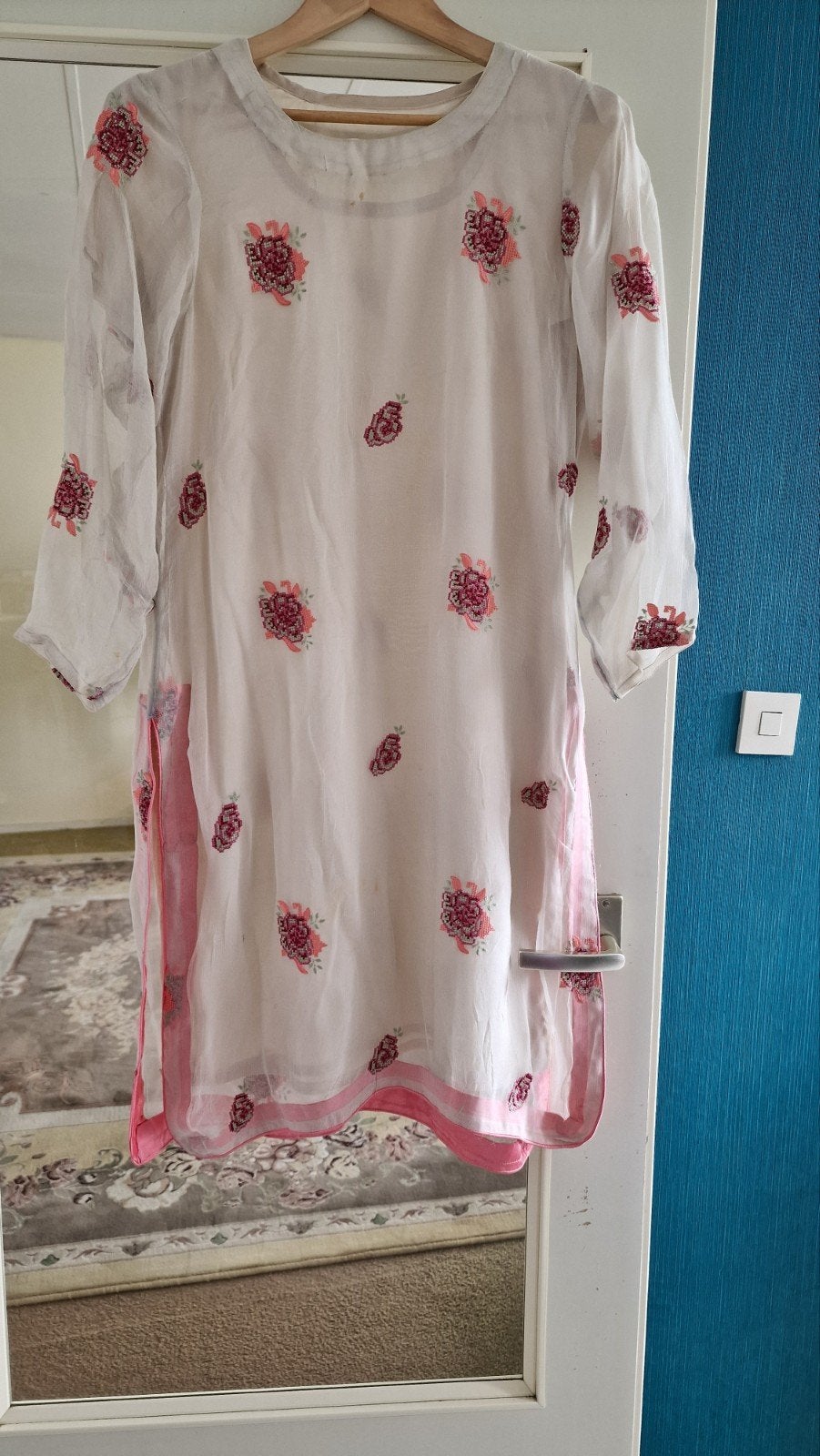 Elegante Indiase Salwar Kameez met borduursels, Onbekend, Ophalen of Verzenden, Zo goed als nieuw