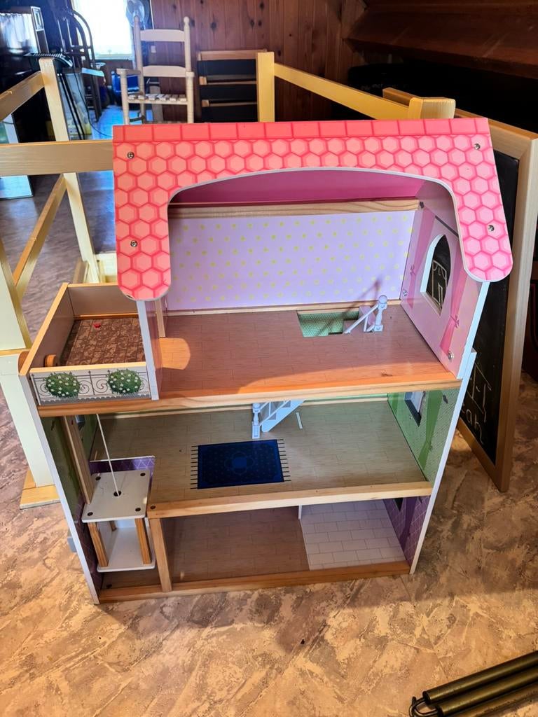 Poppenhuis compleet met meubels en poppen, Ophalen, Zo goed als nieuw, Poppenhuis
