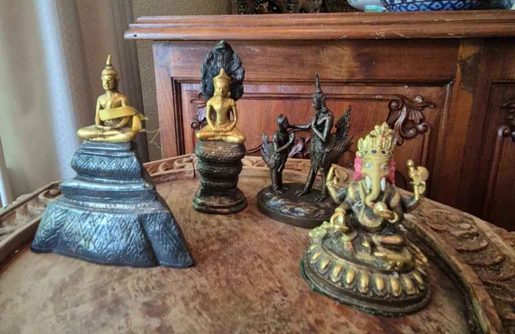 Set van 4 Oosterse Beelden: Boeddha's, Ganesha & Dansers, Ophalen, Handgemaakt, 20 - 50 cm, Beeld