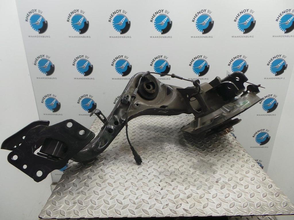NISSAN QASHQAI DRAAGARM ONDER LA 2015, Ophalen of Verzenden, Gebruikt, Stiba lid