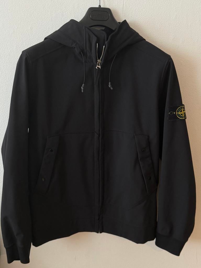 Stone Island Soft Shell-R Jas Zwart - Maat L, Ophalen of Verzenden, Zo goed als nieuw, Maat 52/54 (L), Zwart