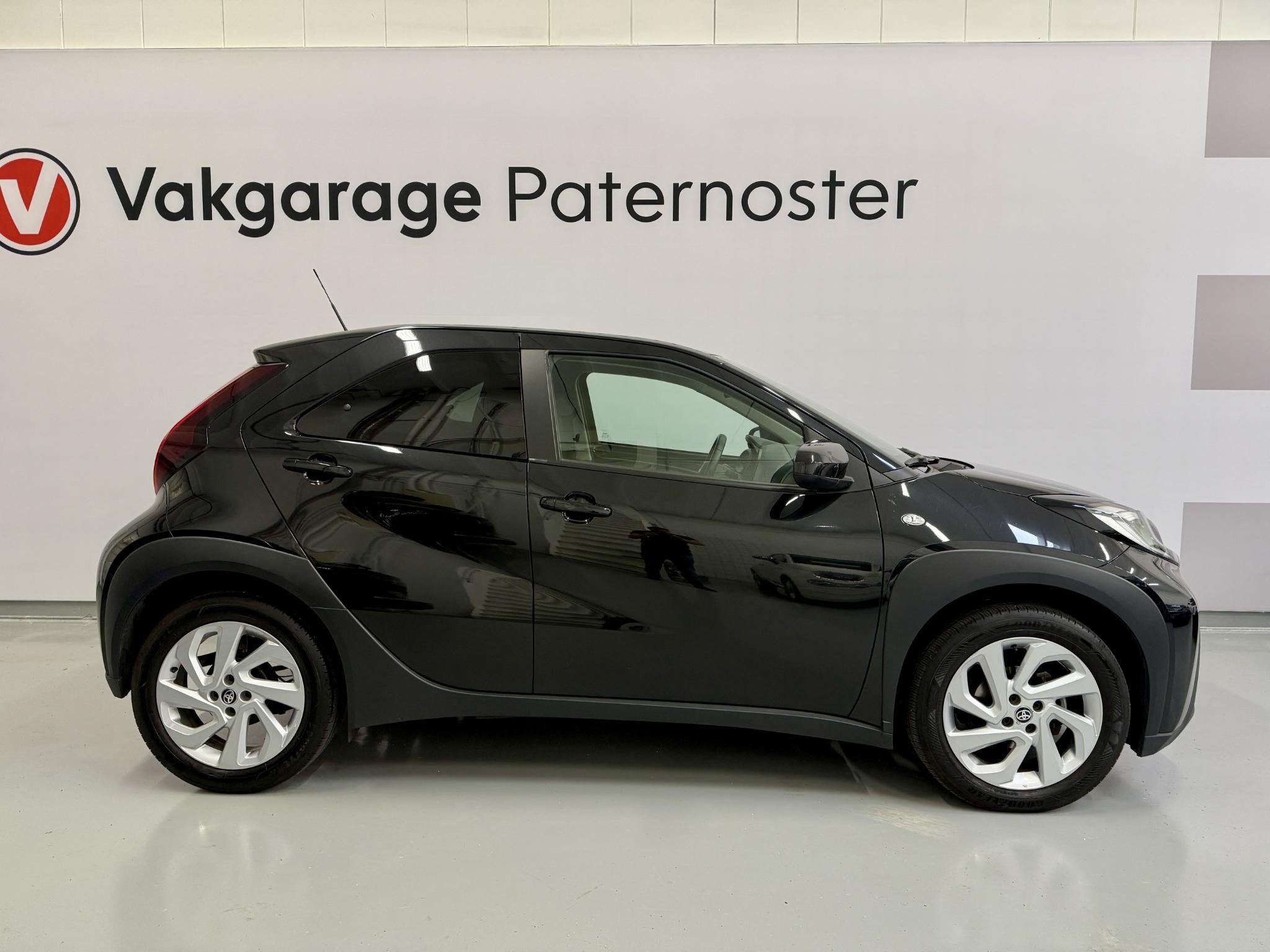 Toyota Aygo X 1.0 VVT-i First Carplay / Clima / Cruise / Bov, Auto's, 12 maanden, Stof, Gebruikt, Euro 6