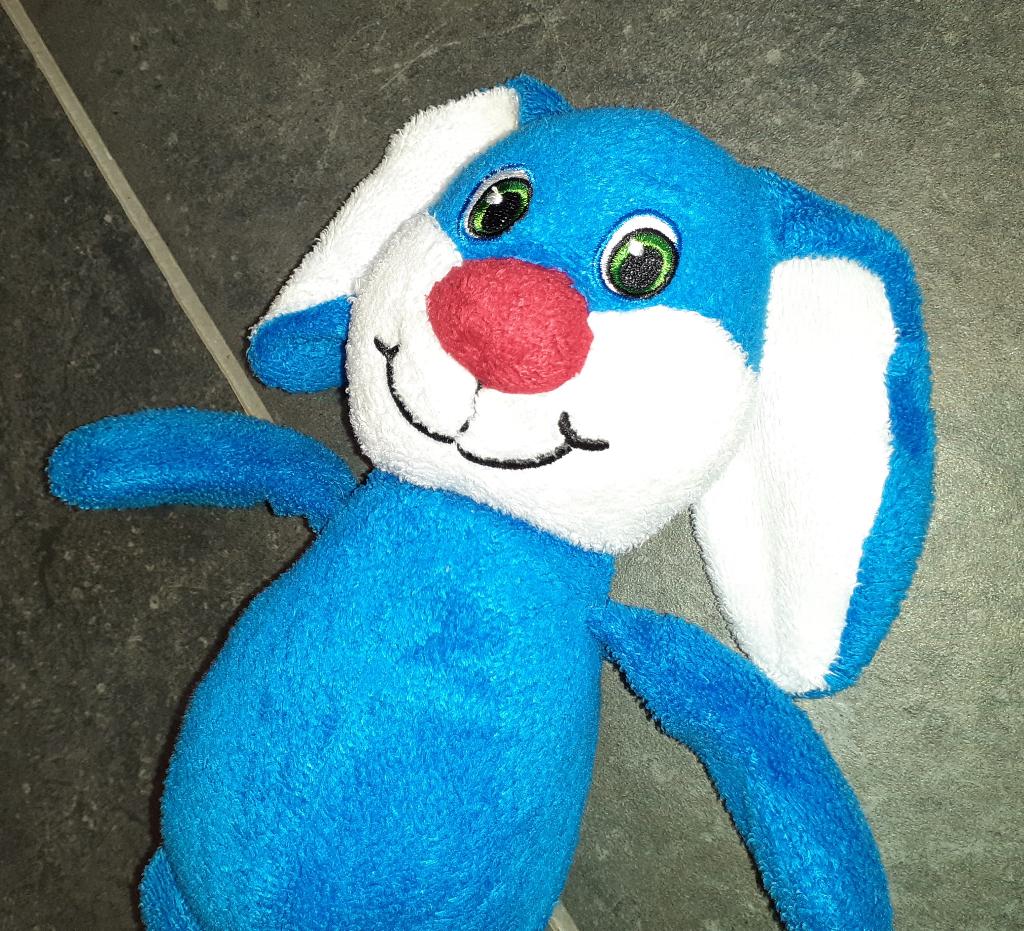knuffel Ferrero Kinder Surprise paashaas blauw, Kinderen en Baby's, Blauw, Ophalen of Verzenden, Middelgroot (20 tot 80 cm), Konijn