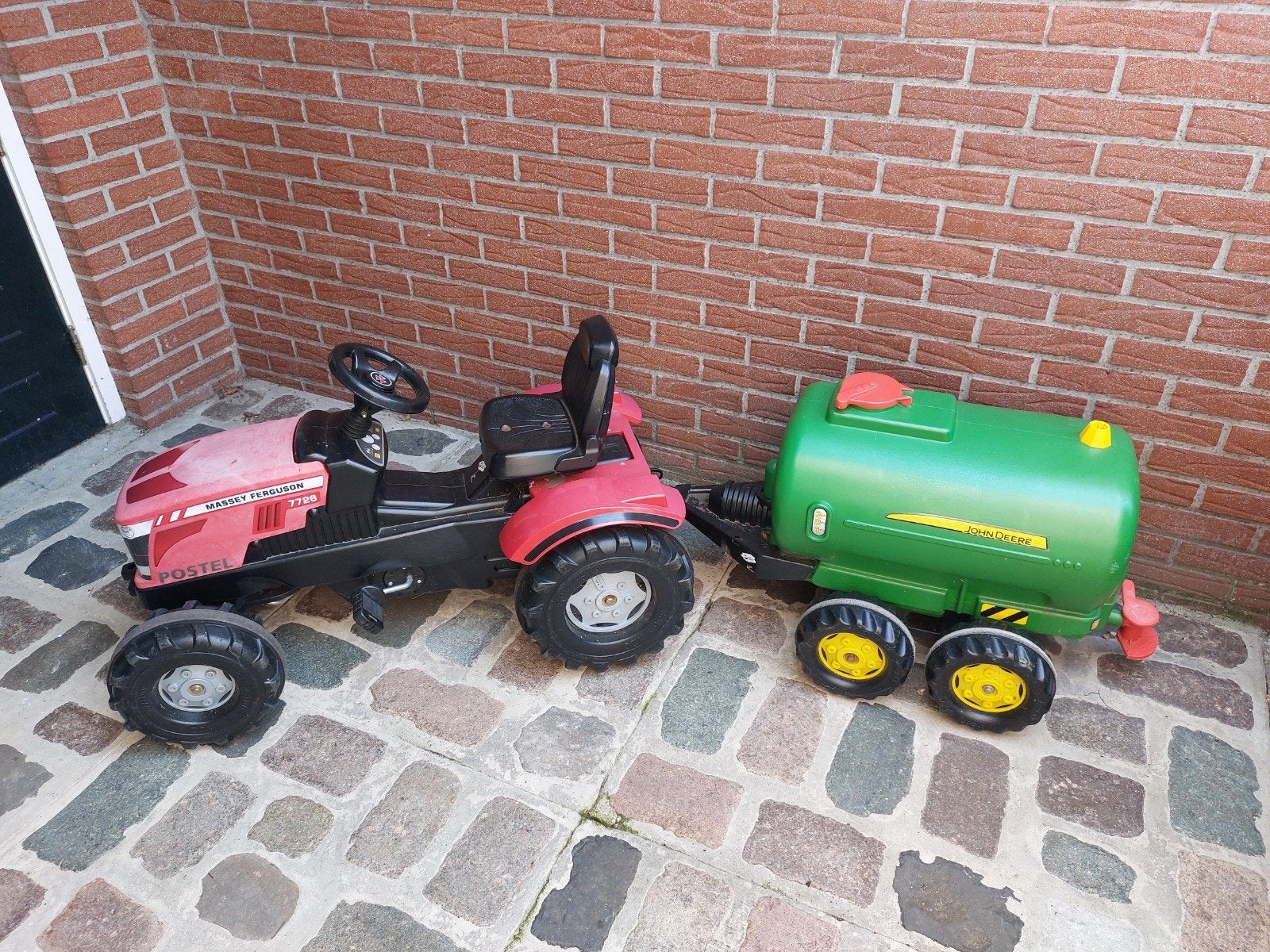 Massey Ferguson traptrekker met aanhanger, Ophalen, Gebruikt