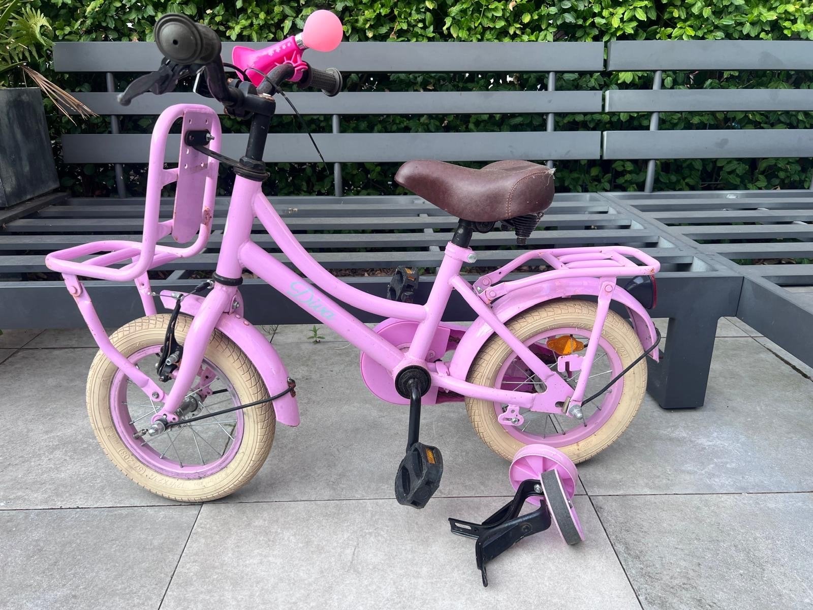 Roze kinderfiets met zijwieltjes en mandje 12 /12,5 inch, Ophalen, Zijwieltjes, Gebruikt, Velgrem