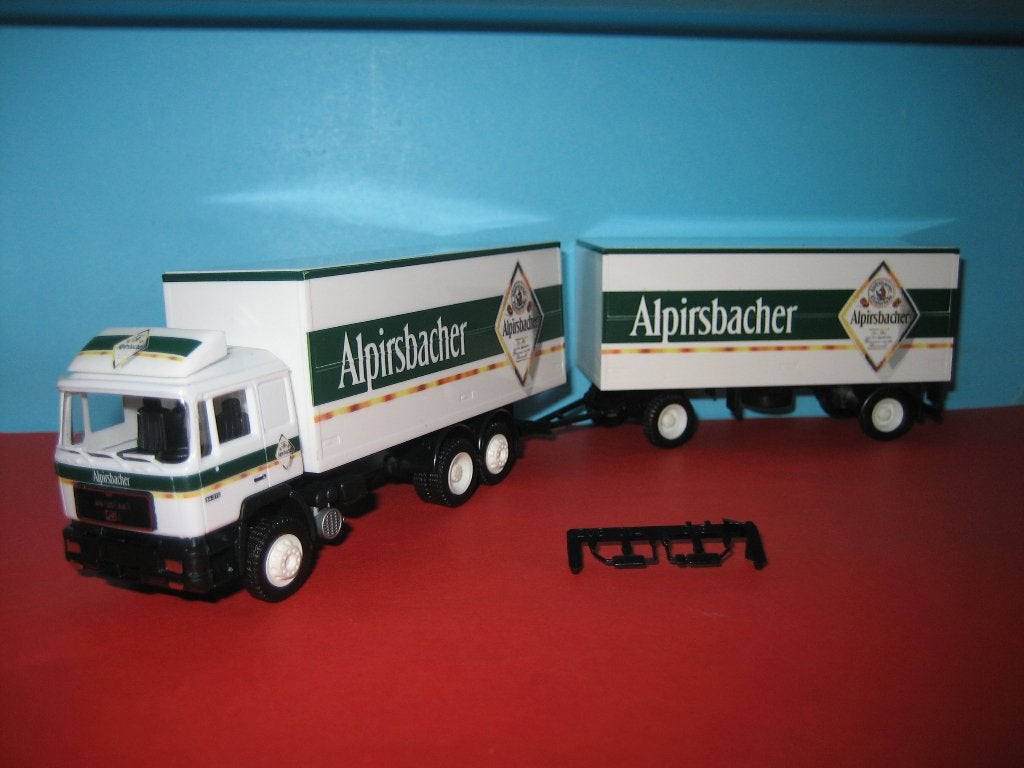 Alpirsbacher - bier  MAN  combi  Herpa, Ophalen of Verzenden, Zo goed als nieuw, Bus of Vrachtwagen, Herpa
