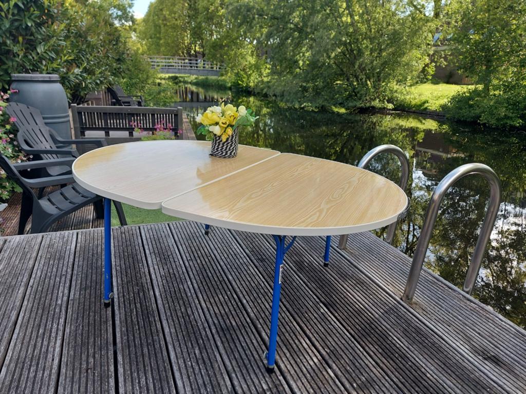 Lafuma kampeer/campingtafel /tafel, Caravans en Kamperen, Ophalen, Zo goed als nieuw, Campingtafel