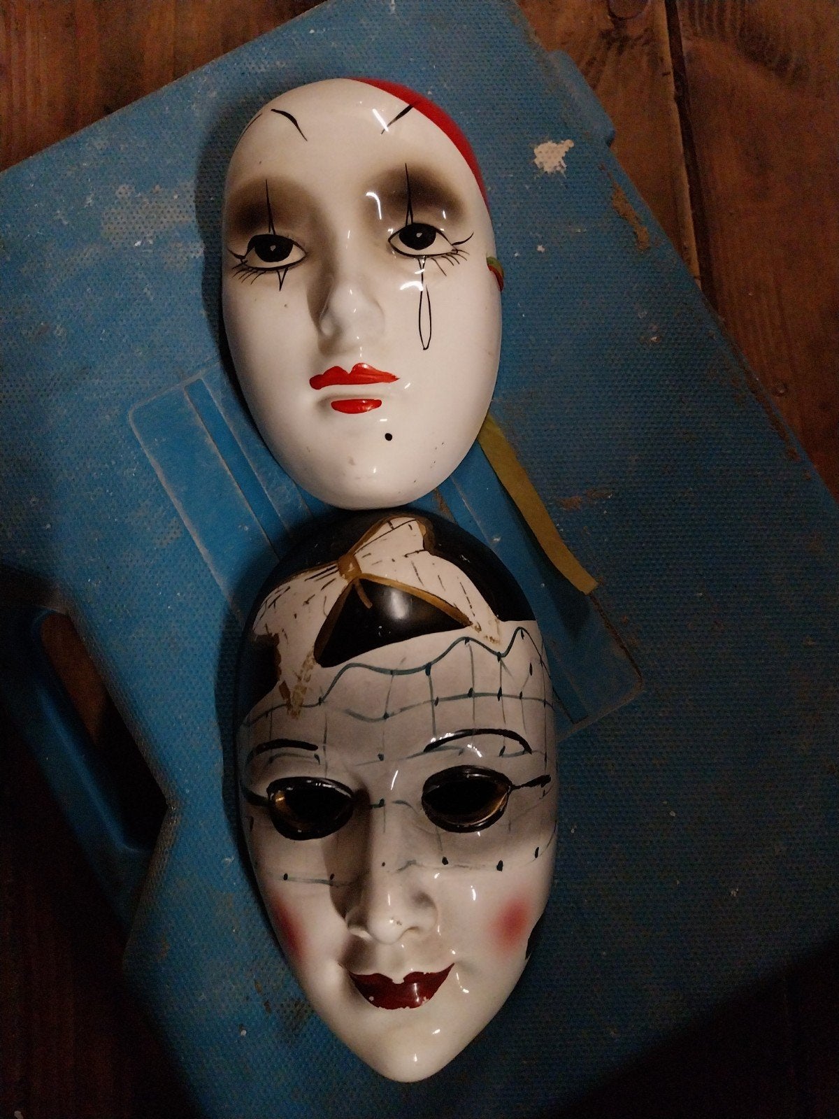 2 maskers, Ophalen of Verzenden