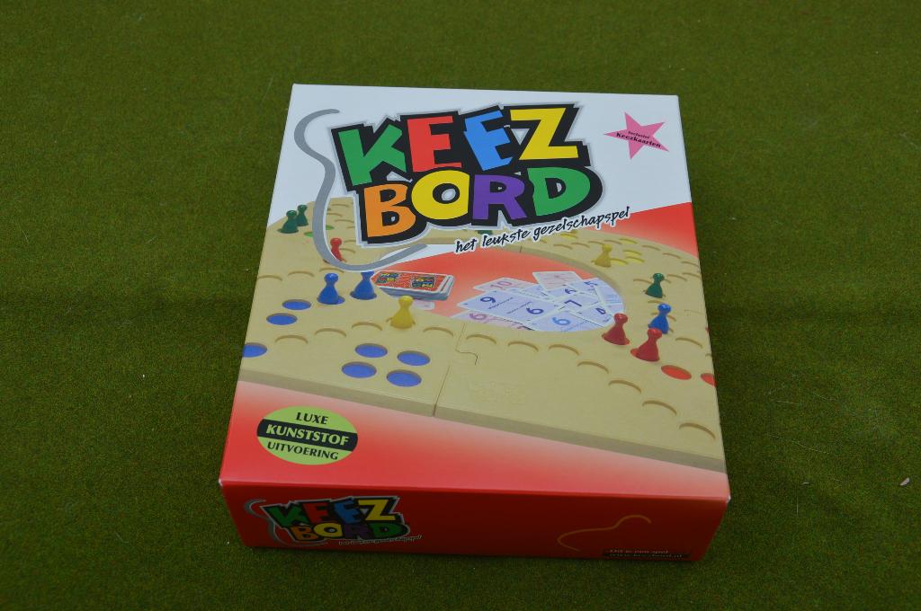 Keez Bord 4 Personen in doos in luxe kunststof uitvoering, Een of twee spelers, Ophalen of Verzenden, Nieuw, Keezbord