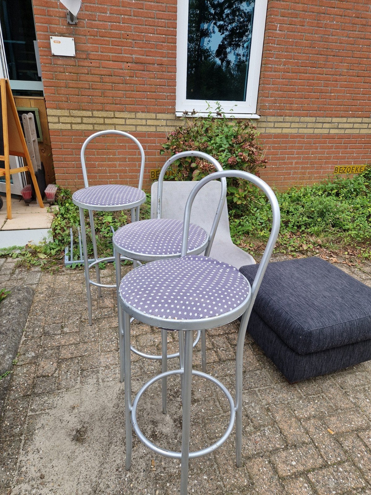 3 barkrukken, 2 krukken, Ophalen, 60 tot 90 cm