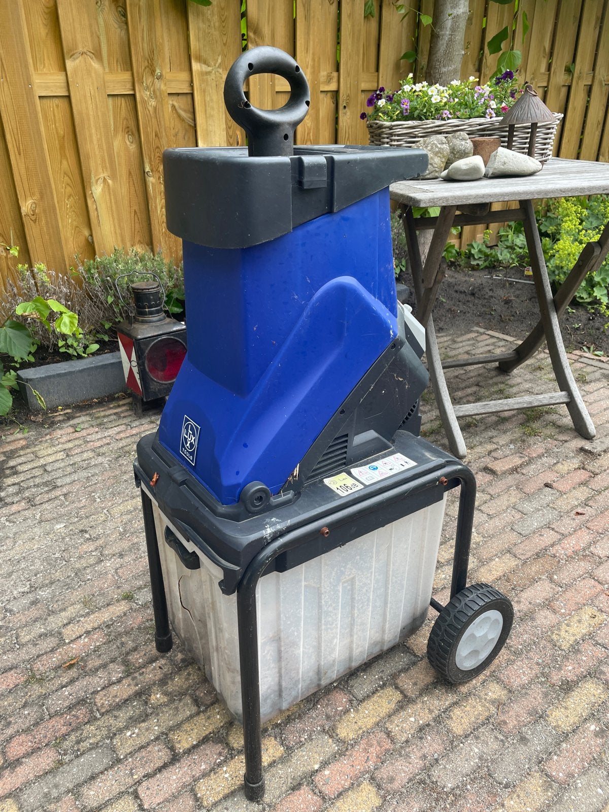 Lux Tools Hakselaar E-MH-2500/45 - 2500W, Tuin en Terras, Hakselaars, Gebruikt, Elektrisch, Met opvangbak, Ophalen of Verzenden