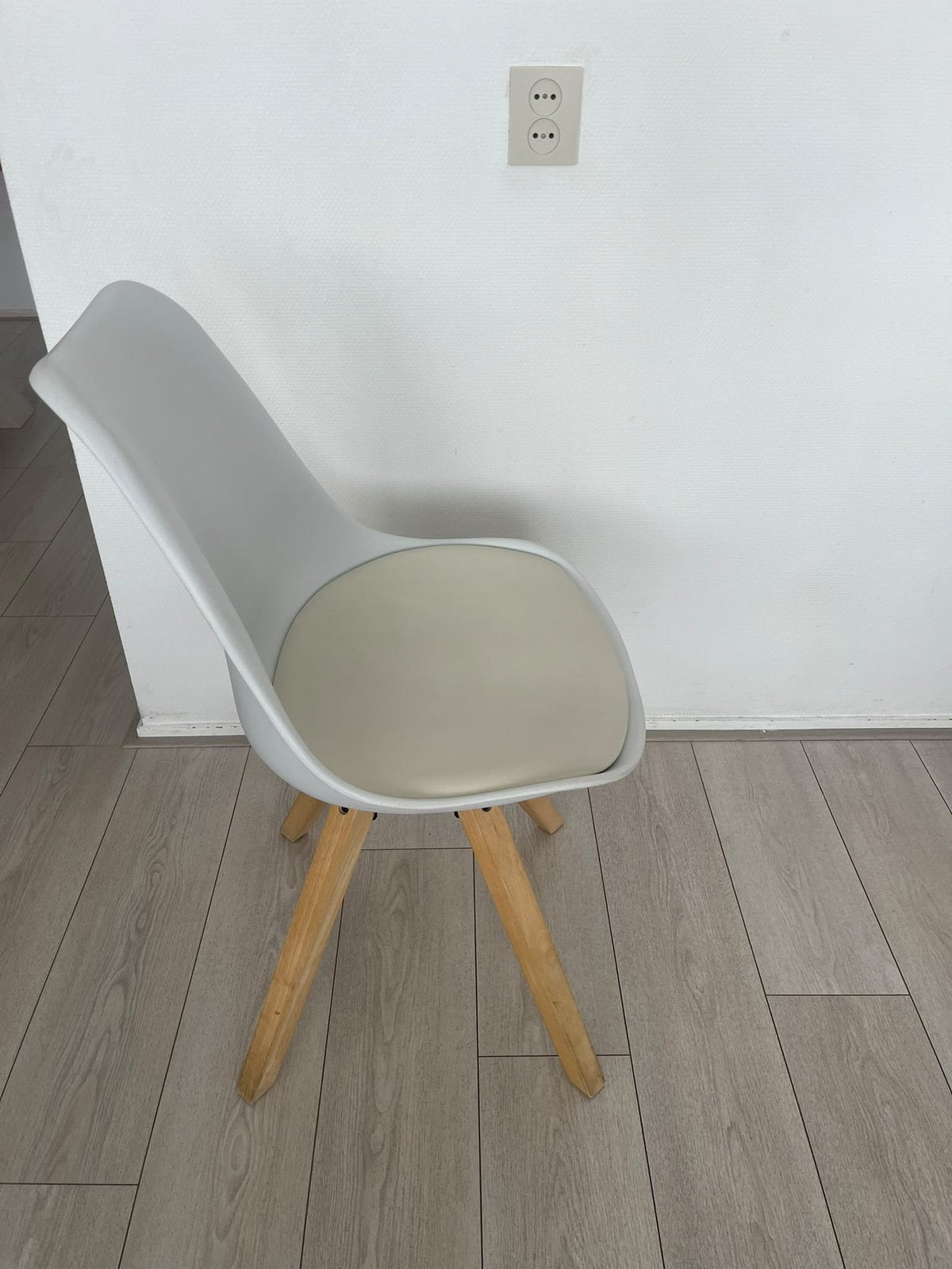 Leen Bakker Senja eetkamerstoelen wit - 6 stuks, Ophalen, Zo goed als nieuw, Stoel(en)