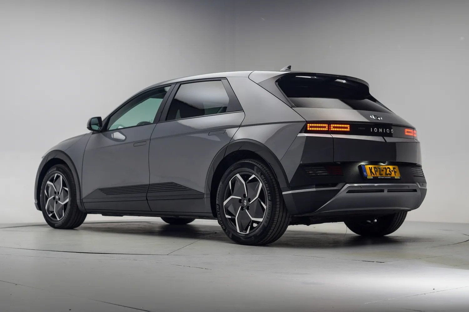 Hyundai IONIQ 5 Style 77.3kWh 3 fase [ Stoel- en stuurverwar, Automaat, 0 cilinders, Gebruikt, Automatische klimaatregeling