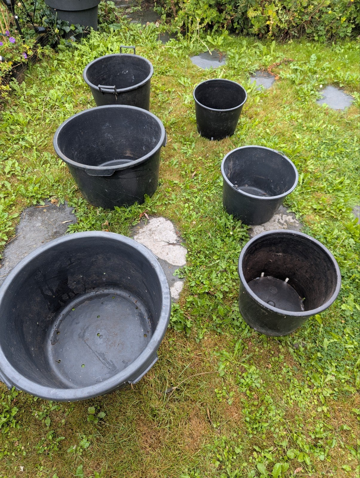 Zwarte kunststof bloempotten en plantenbakken (6 stuks), Ophalen, Kunststof, Gebruikt, Minder dan 60 cm
