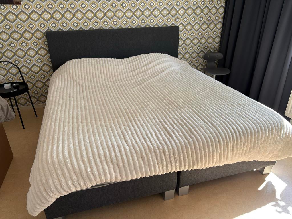 Boxspring antraciet 200x180 cm met hoofdbord, Ophalen, Tweepersoons, Zo goed als nieuw, 180 cm