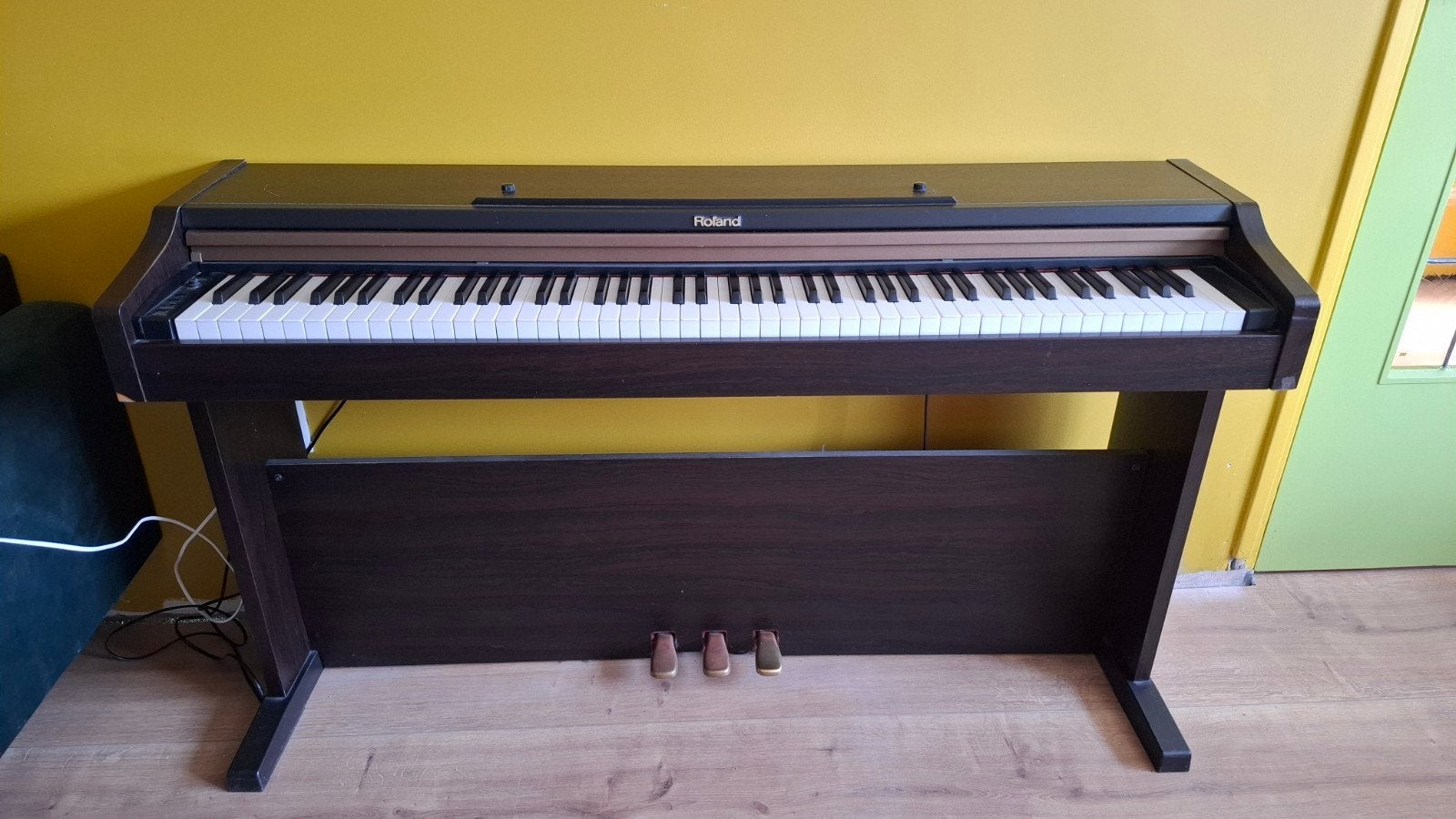 Roland digitale piano, Muziek en Instrumenten, Piano's, Ophalen, Gebruikt, Bruin, Digitaal