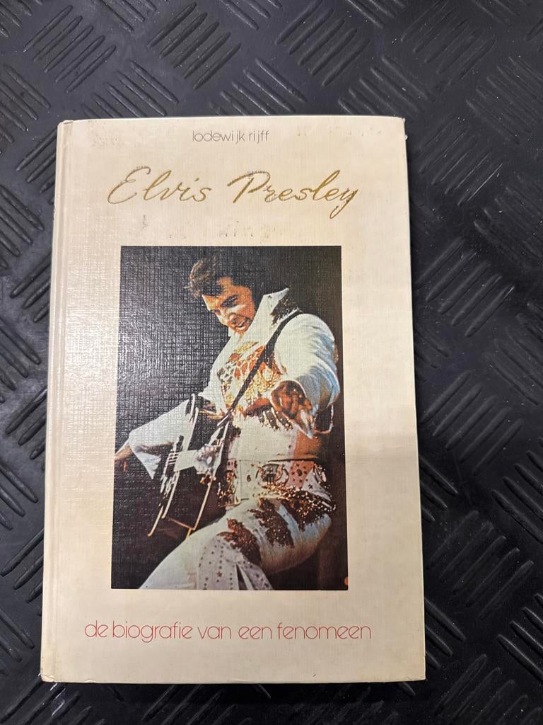Elvis Presley - De biografie van een fenomeen (Lodewijk Rijf, Ophalen, Gelezen, Film, Tv en Media